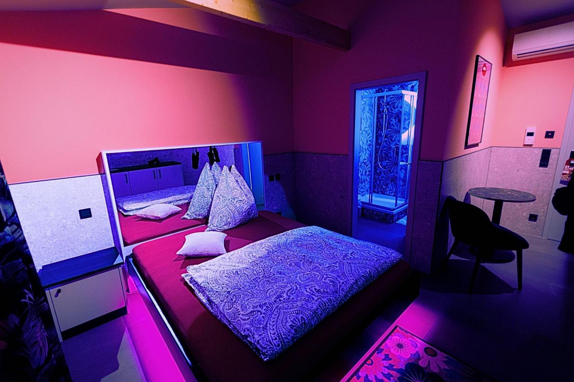 Lustra Stundenhotel - Adults Only Ландсхут Экстерьер фото