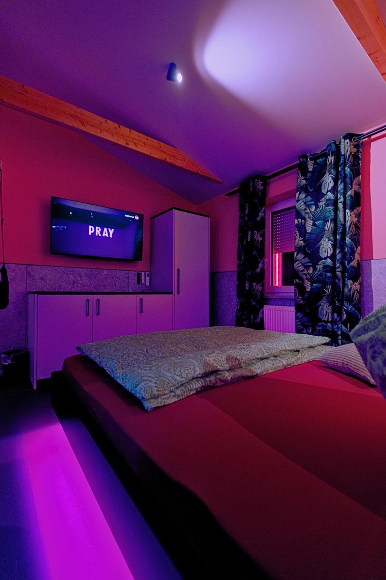 Lustra Stundenhotel - Adults Only Ландсхут Экстерьер фото