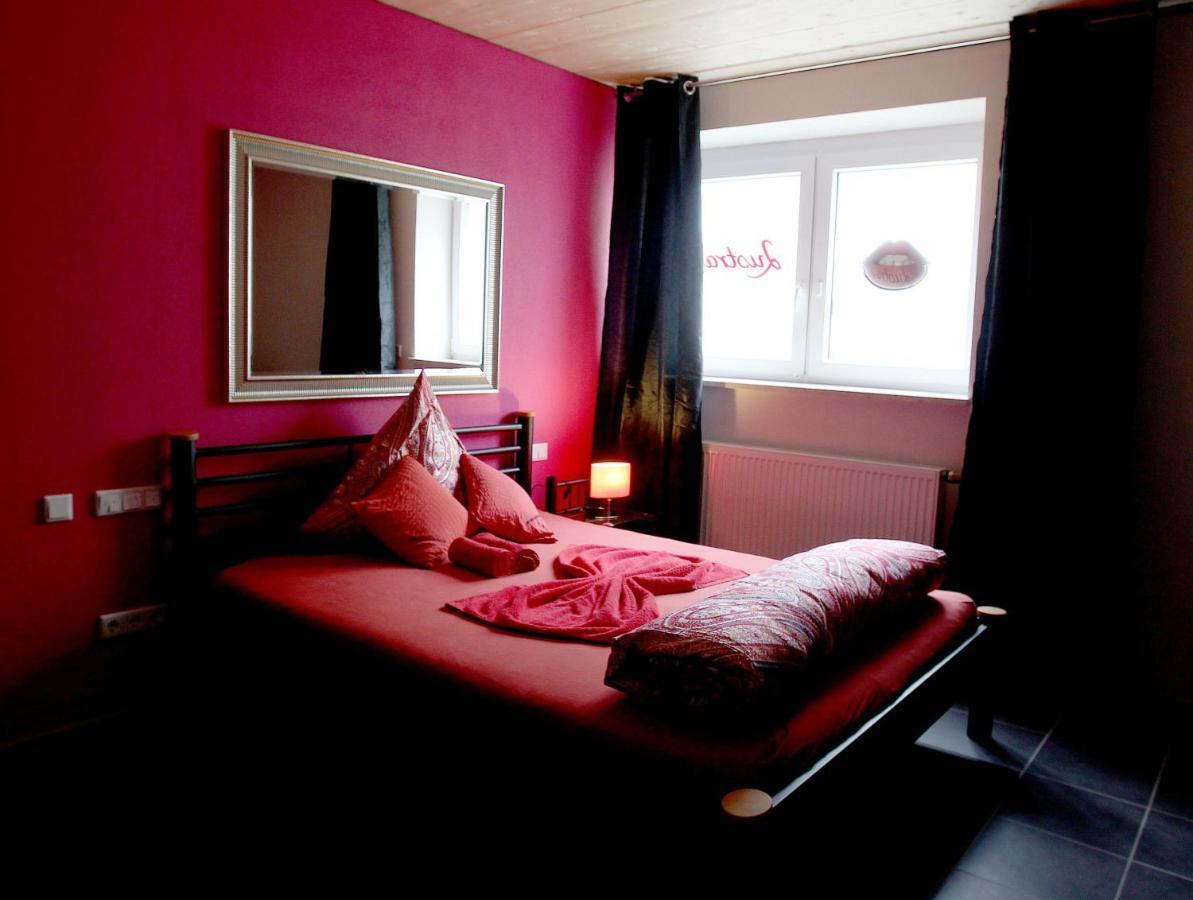 Lustra Stundenhotel - Adults Only Ландсхут Экстерьер фото